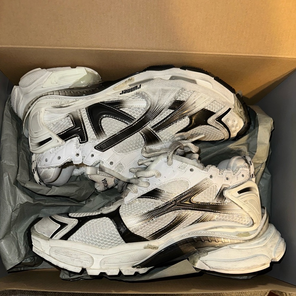 Balenciaga Runner Sneaker 'Gradient-White Black'